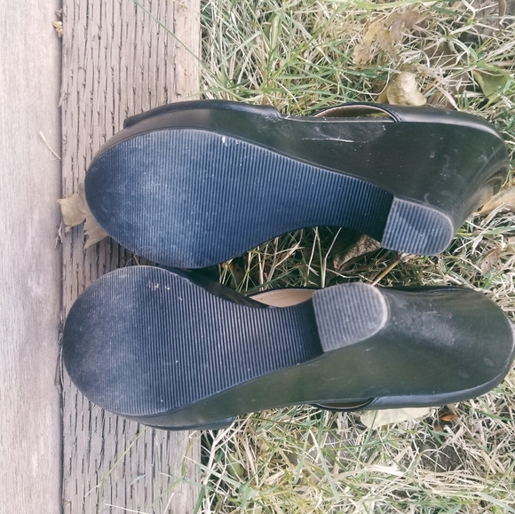 Black Vegan Wedge Heels w/Heel Zippers - Picture 7 of 11